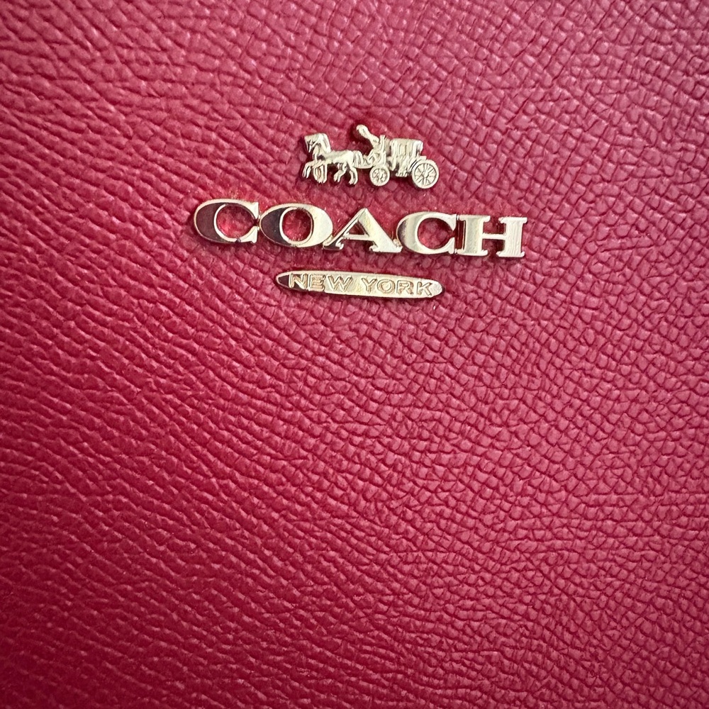 EUC Coach Heart Purse - Picture 3 of 12